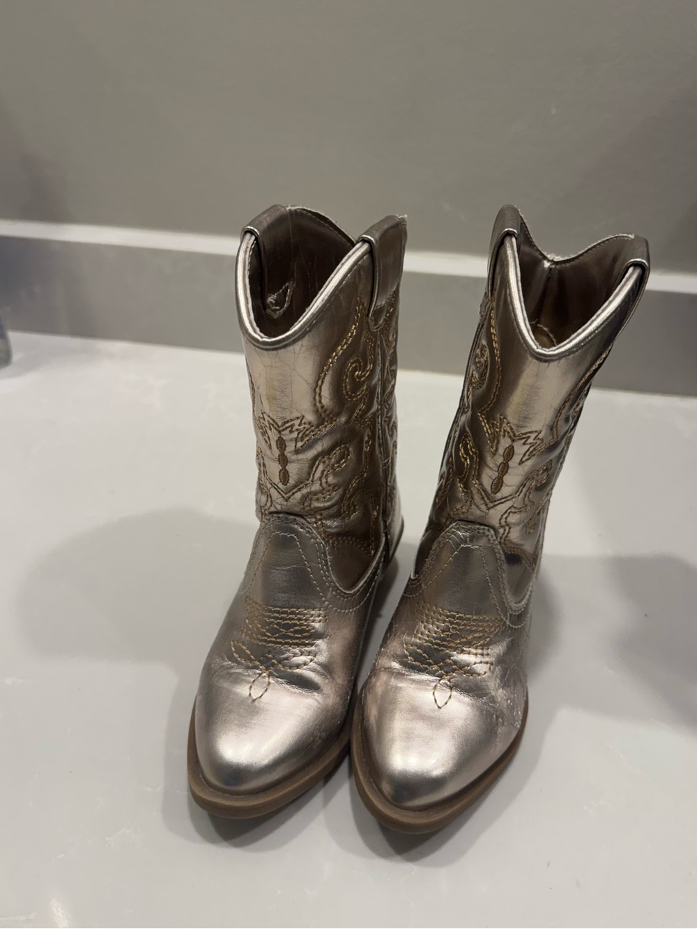 Tate & Tucker Metallic Silver Western Boots – Toddler Girls Size 8